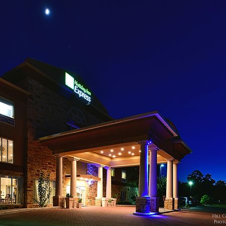 Holiday Inn Express & Suites Fredericksburg By Ihg Zewnętrze zdjęcie