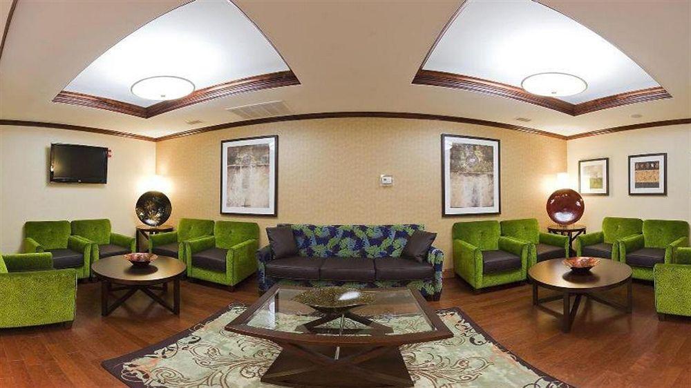 Holiday Inn Express & Suites Fredericksburg By Ihg Zewnętrze zdjęcie