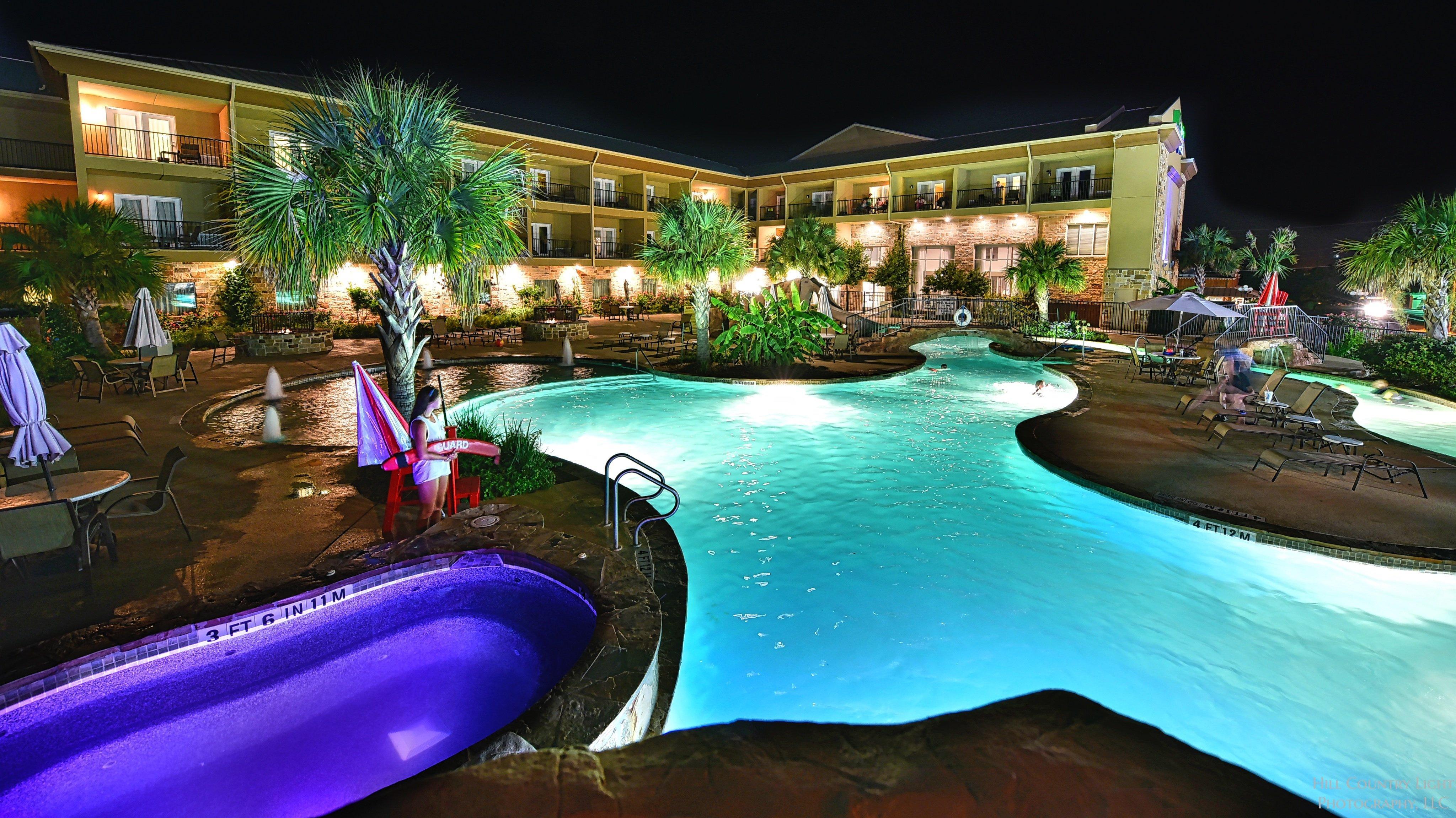 Holiday Inn Express & Suites Fredericksburg By Ihg Zewnętrze zdjęcie