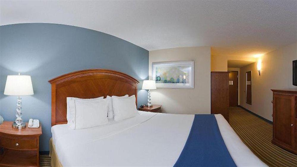 Holiday Inn Express & Suites Fredericksburg By Ihg Zewnętrze zdjęcie