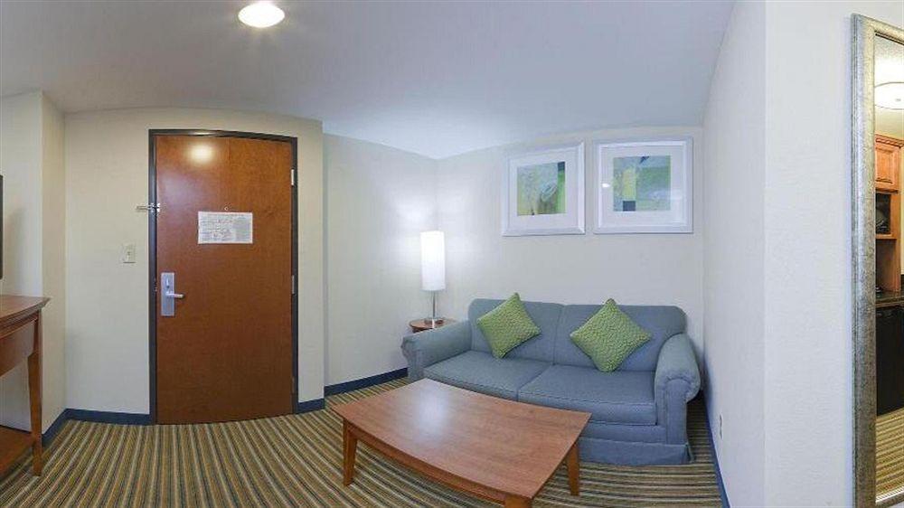 Holiday Inn Express & Suites Fredericksburg By Ihg Zewnętrze zdjęcie