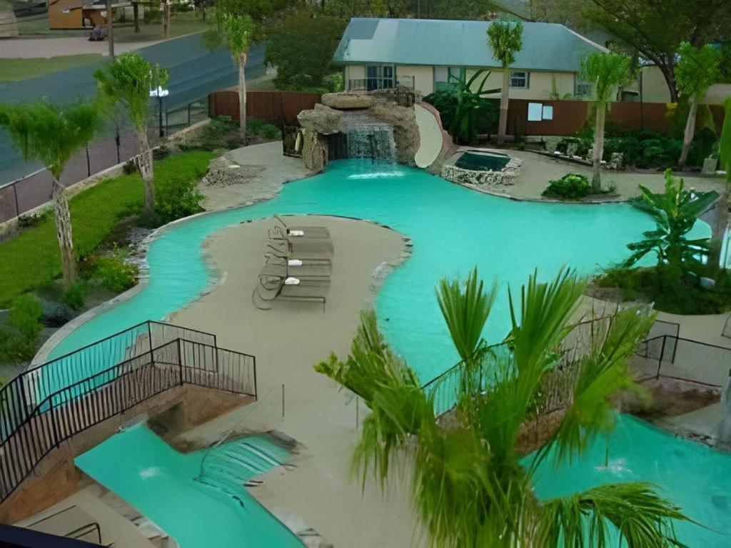 Holiday Inn Express & Suites Fredericksburg By Ihg Zewnętrze zdjęcie
