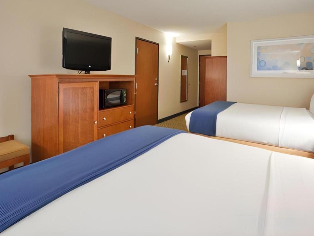 Holiday Inn Express & Suites Fredericksburg By Ihg Zewnętrze zdjęcie
