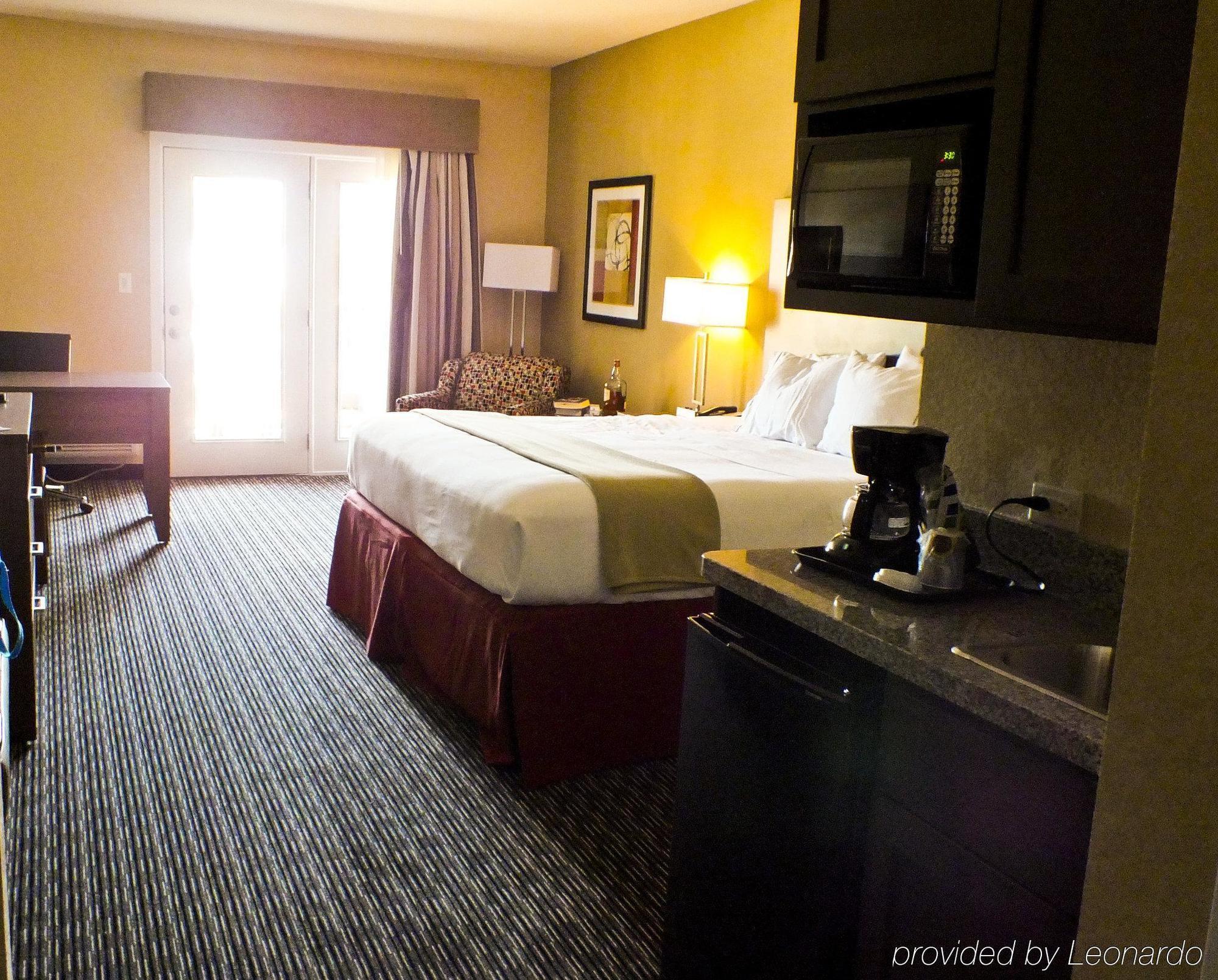 Holiday Inn Express & Suites Fredericksburg By Ihg Pokój zdjęcie