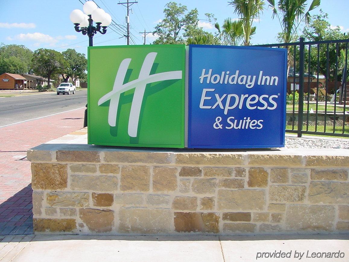 Holiday Inn Express & Suites Fredericksburg By Ihg Zewnętrze zdjęcie