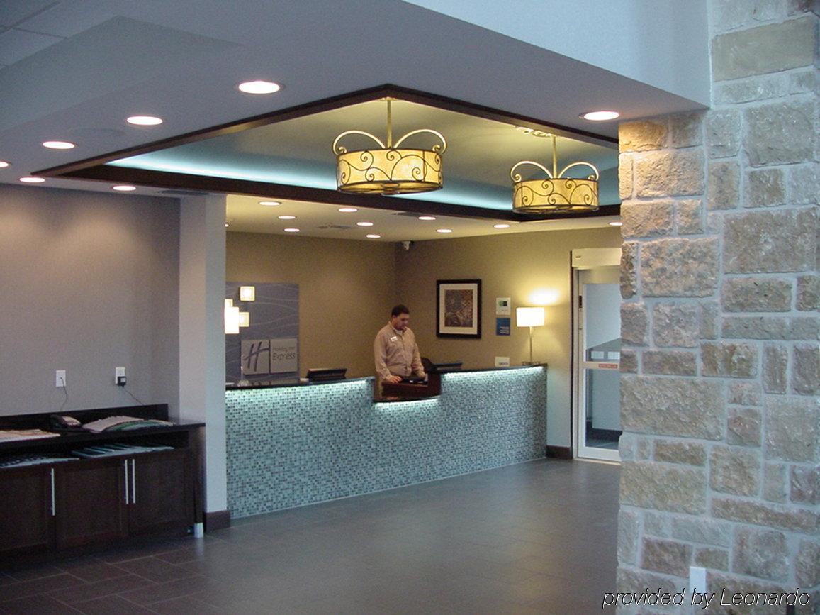 Holiday Inn Express & Suites Fredericksburg By Ihg Wnętrze zdjęcie